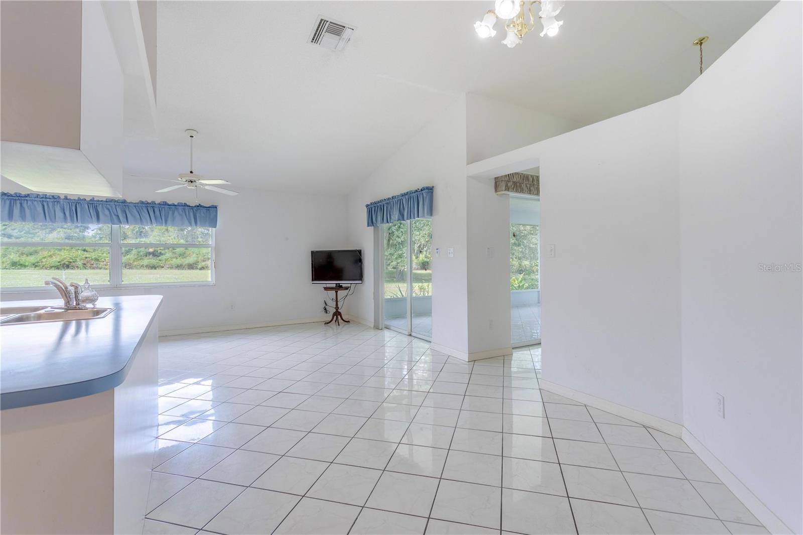 Image 15 of 45 For 306 Waterway Avenue Nw