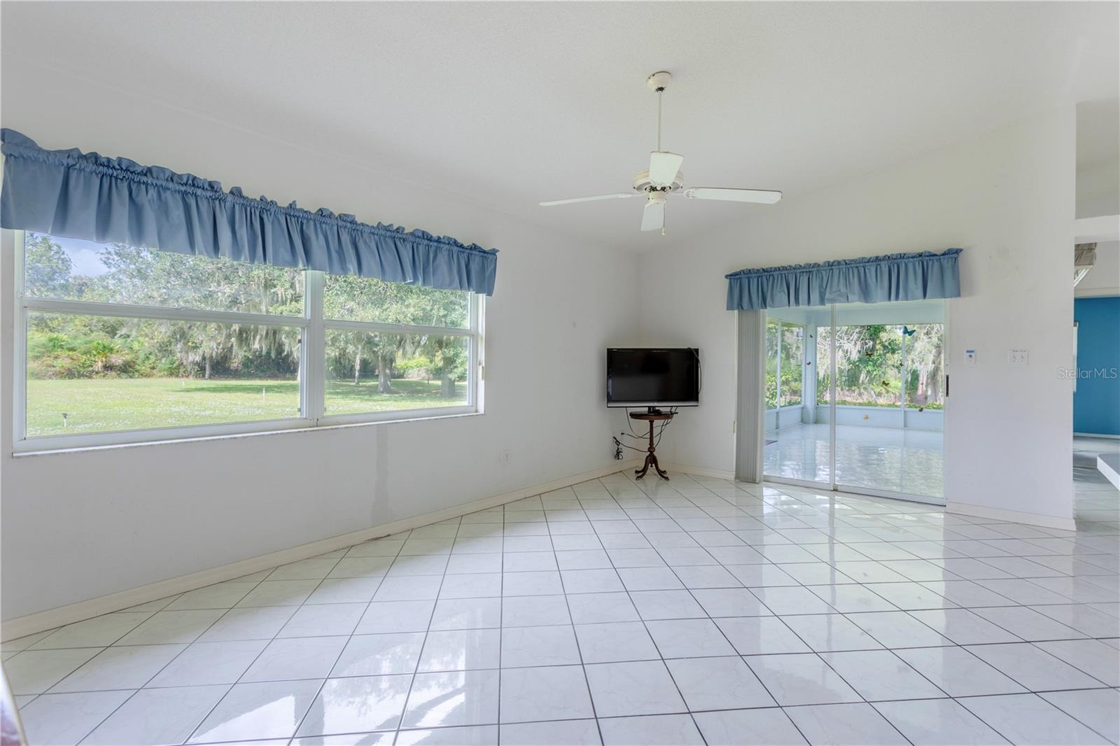 Image 16 of 45 For 306 Waterway Avenue Nw