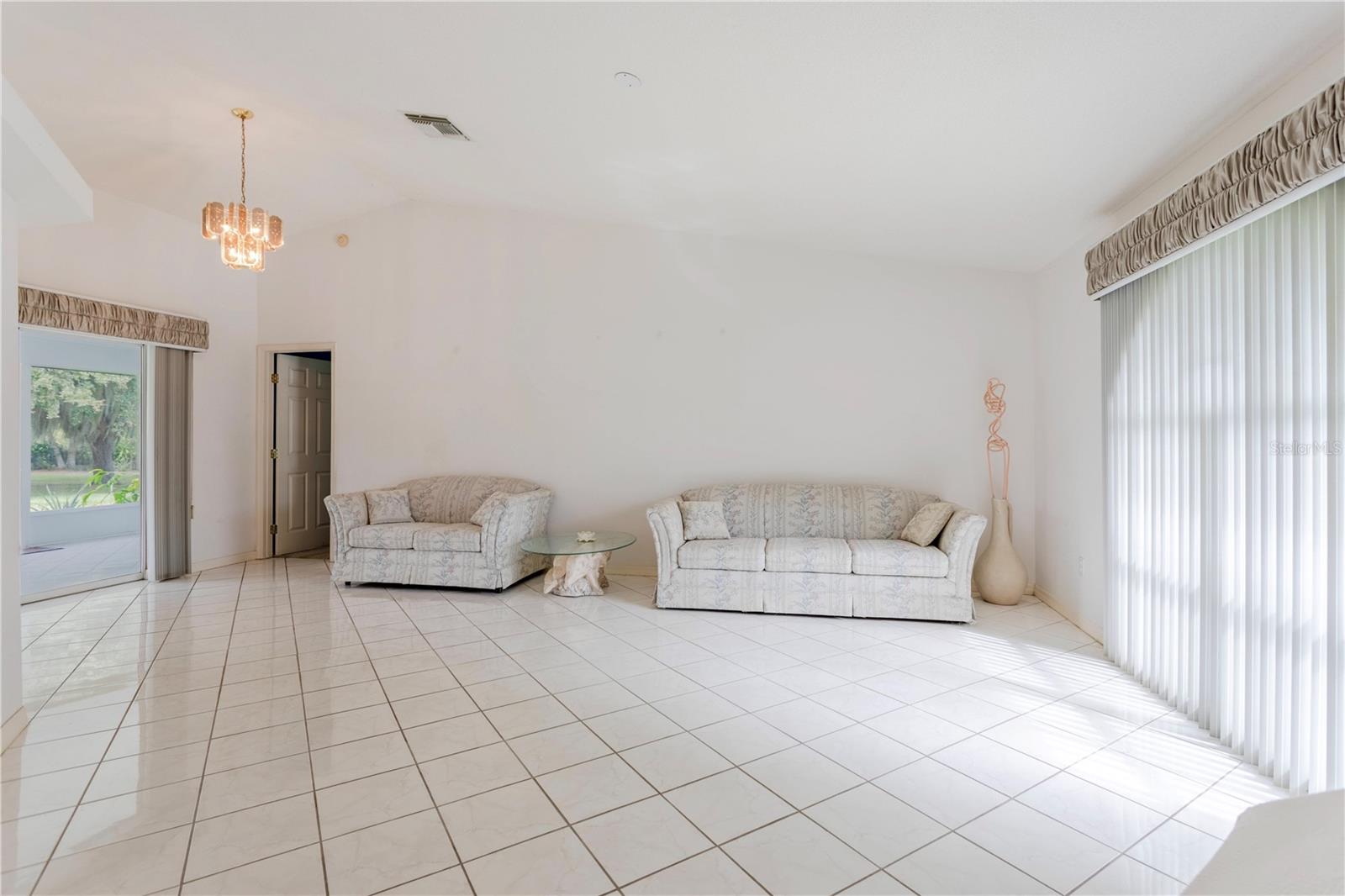 Image 4 of 45 For 306 Waterway Avenue Nw