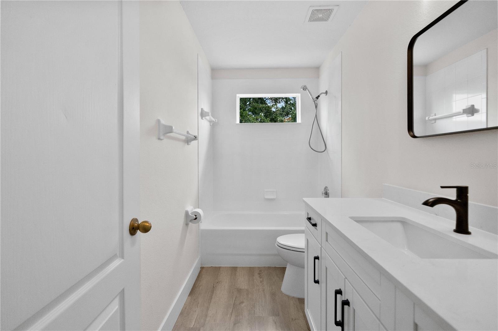 Image 15 of 34 For 12917 Grovehurst Avenue
