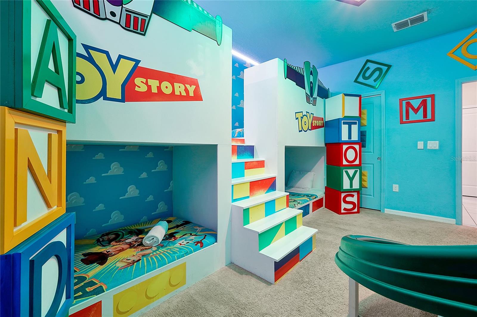 Image 43 of 100 For 4494 Kaipo Road