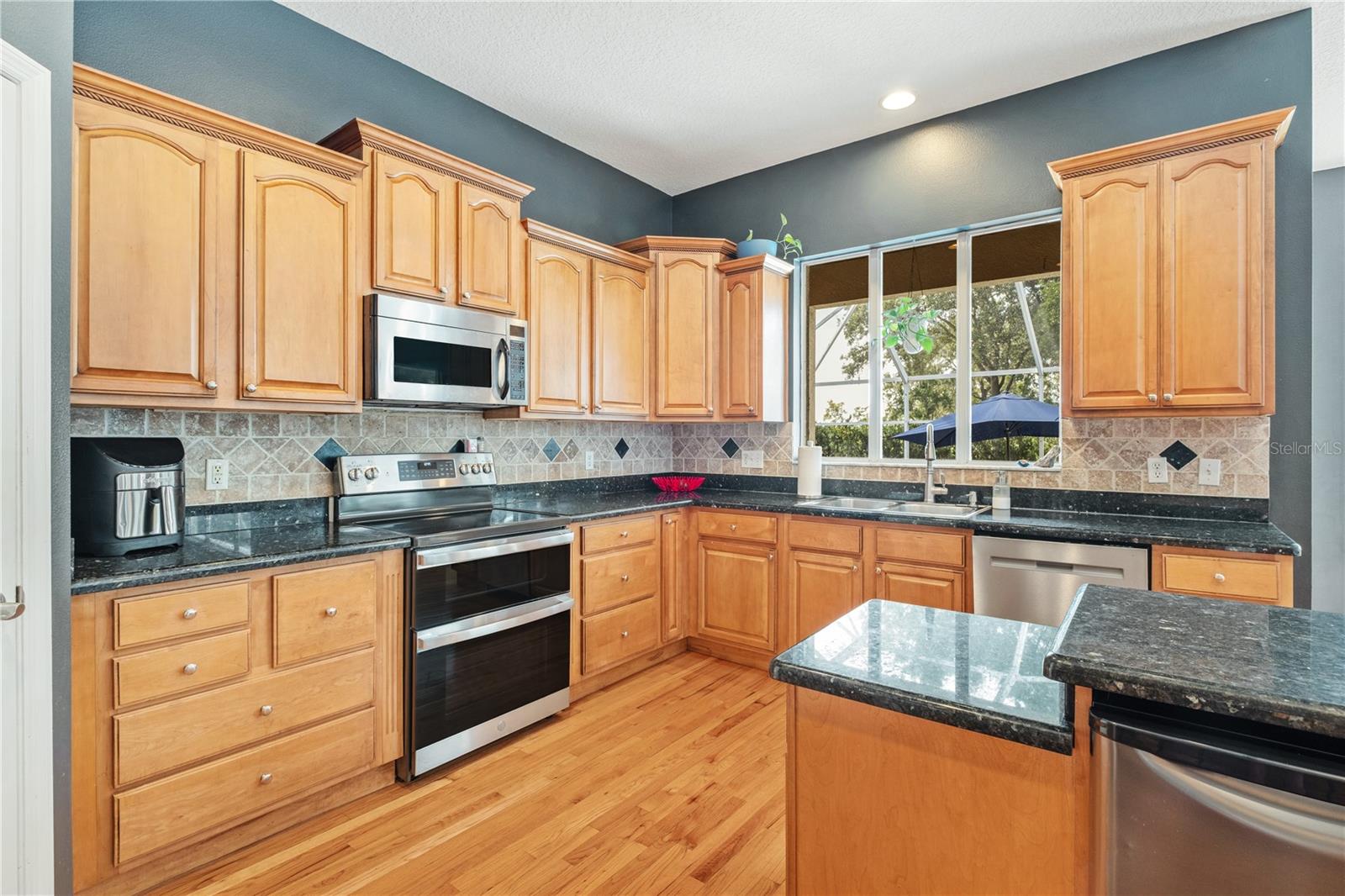 Image 19 of 50 For 703 Brooker Ridge Court