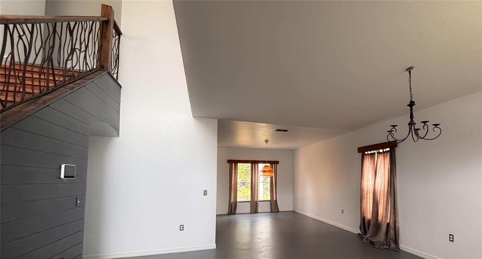 Image 3 of 26 For 548 Big Sioux Court