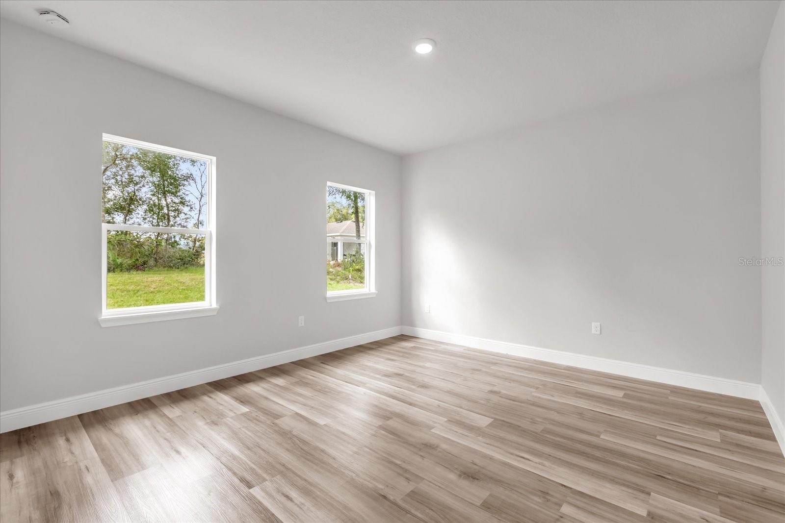 Image 22 of 33 For 15600 22nd Court Road