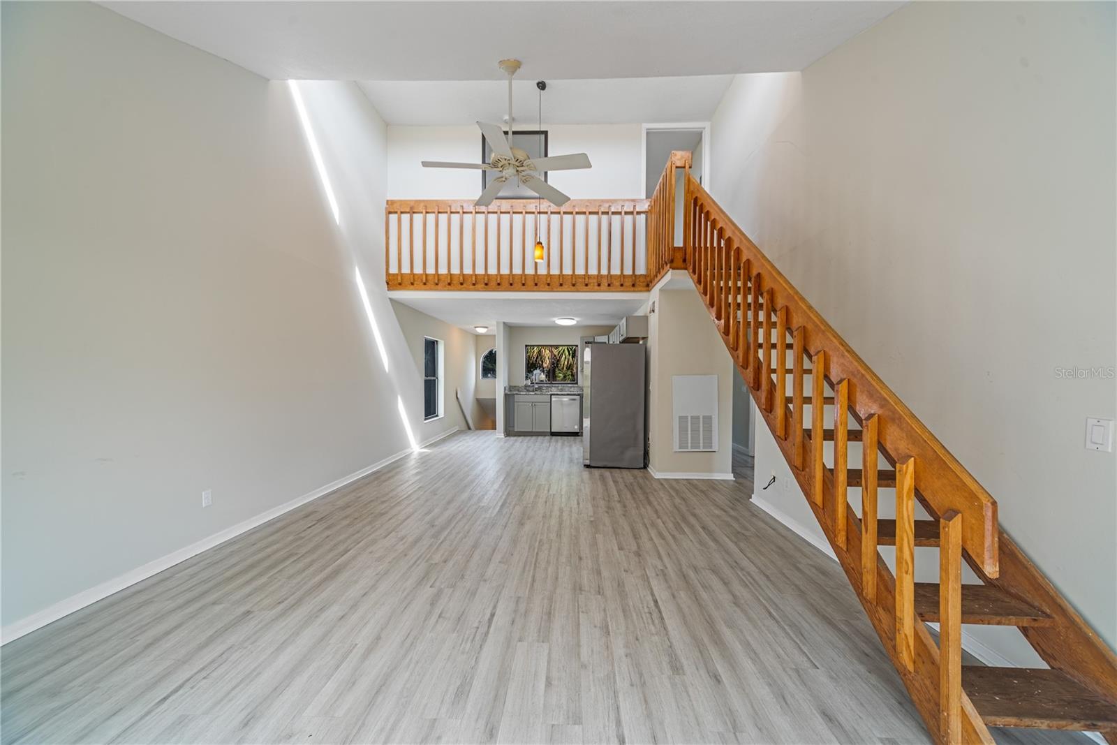 Image 10 of 38 For 4814 Marks Terrace 383b2l