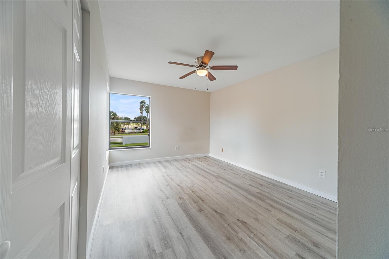 Image 17 of 38 For 4814 Marks Terrace 383b2l