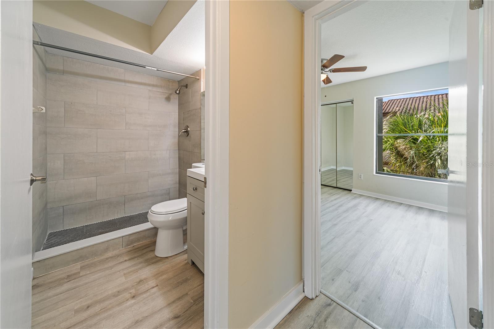 Image 19 of 38 For 4814 Marks Terrace 383b2l