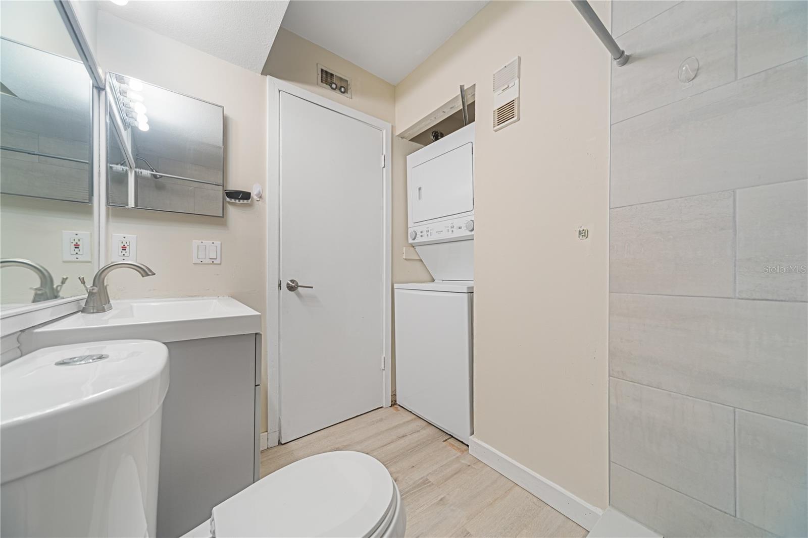 Image 23 of 38 For 4814 Marks Terrace 383b2l