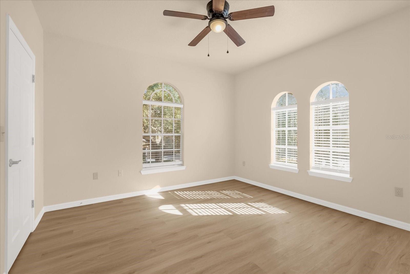 Image 17 of 29 For 158 Villa Di Este Ter  208