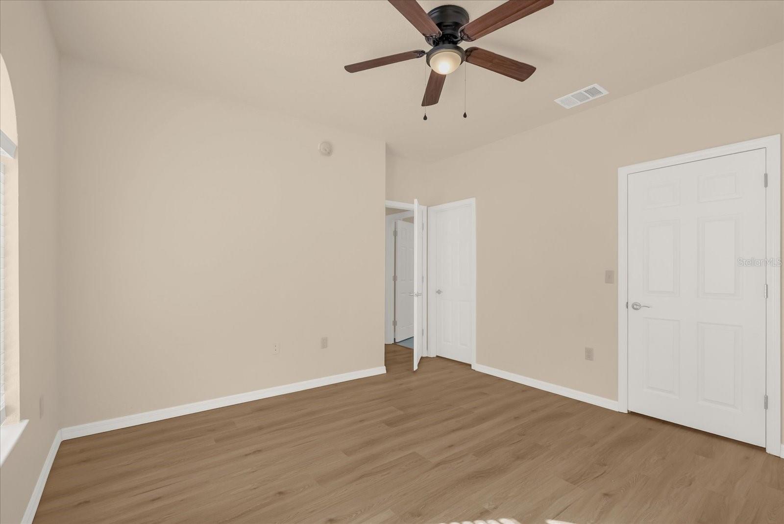 Image 18 of 29 For 158 Villa Di Este Ter  208