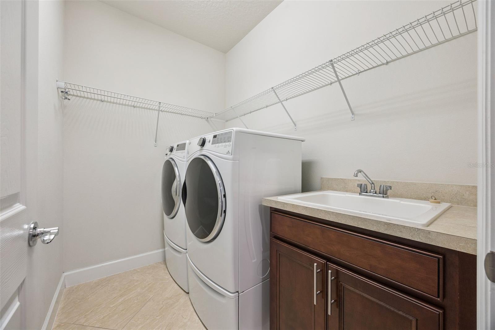 Image 35 of 53 For 523 Crystal Reserve Court