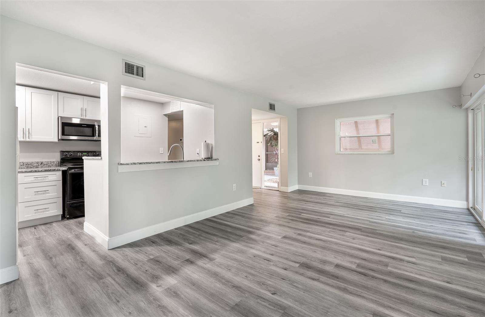 Image 8 of 27 For 100 Sweetgum Woods Court 10c