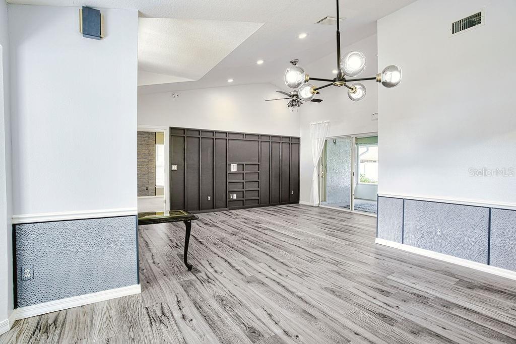 Image 8 of 49 For 1534 Spring Ridge Circle