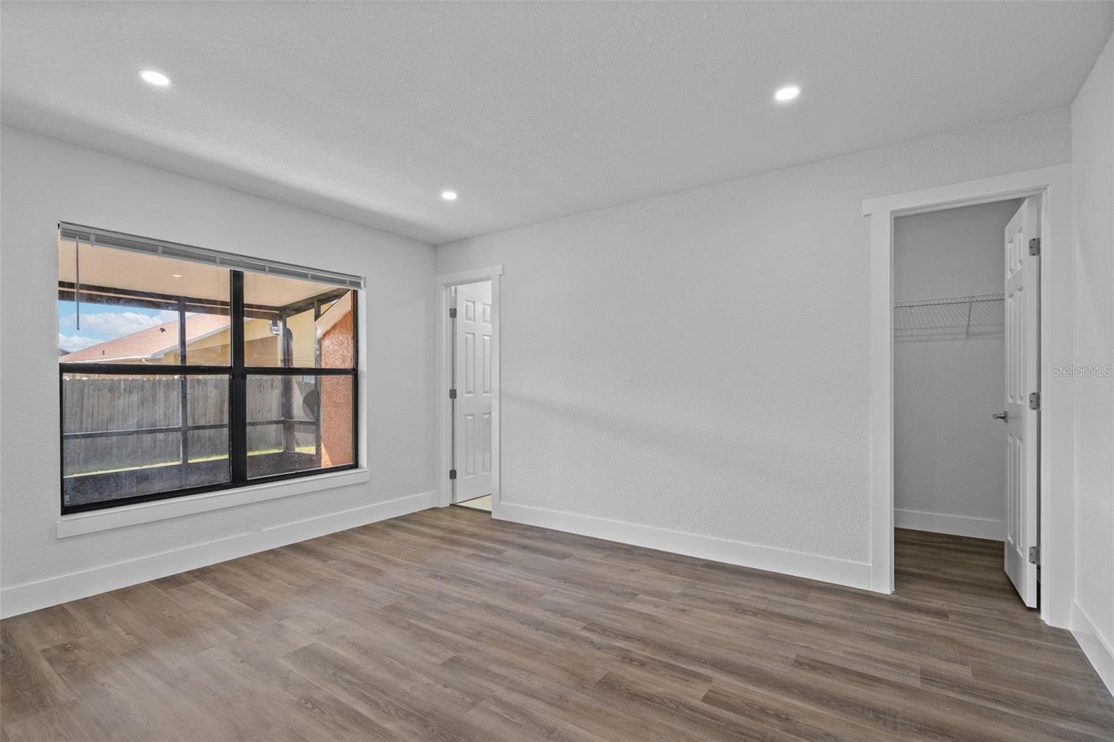 Image 10 of 27 For 46 Silver Park Circle