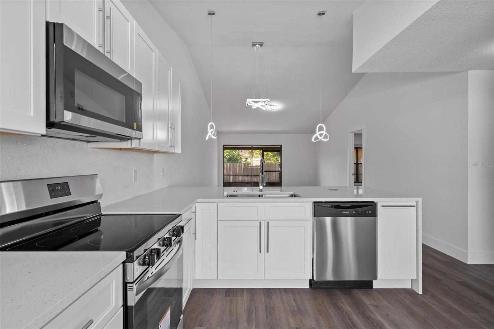 Image 20 of 27 For 46 Silver Park Circle