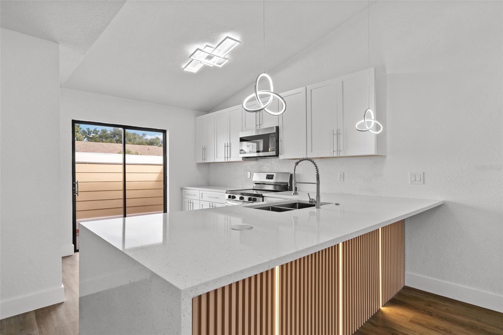 Image 4 of 27 For 46 Silver Park Circle