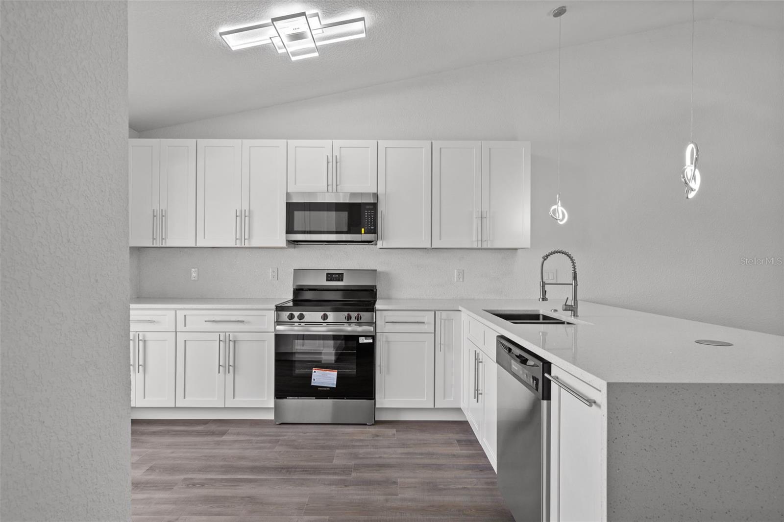 Image 5 of 27 For 46 Silver Park Circle