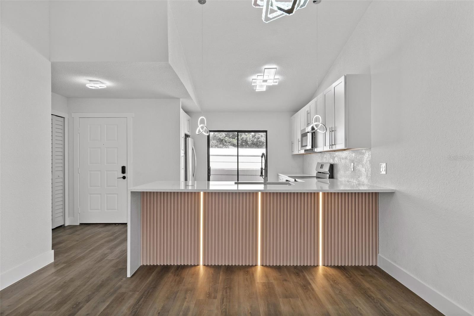 Image 6 of 27 For 46 Silver Park Circle