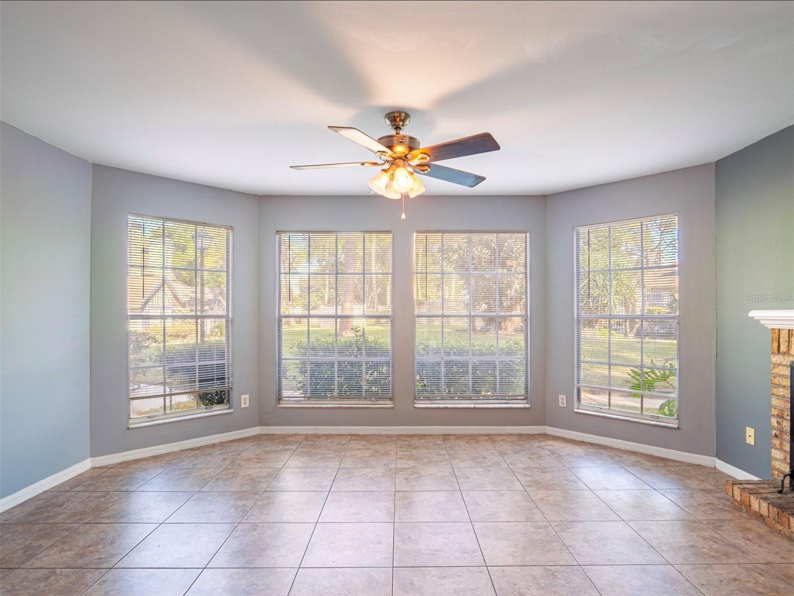 Image 5 of 24 For 962 Newcastle Circle 100