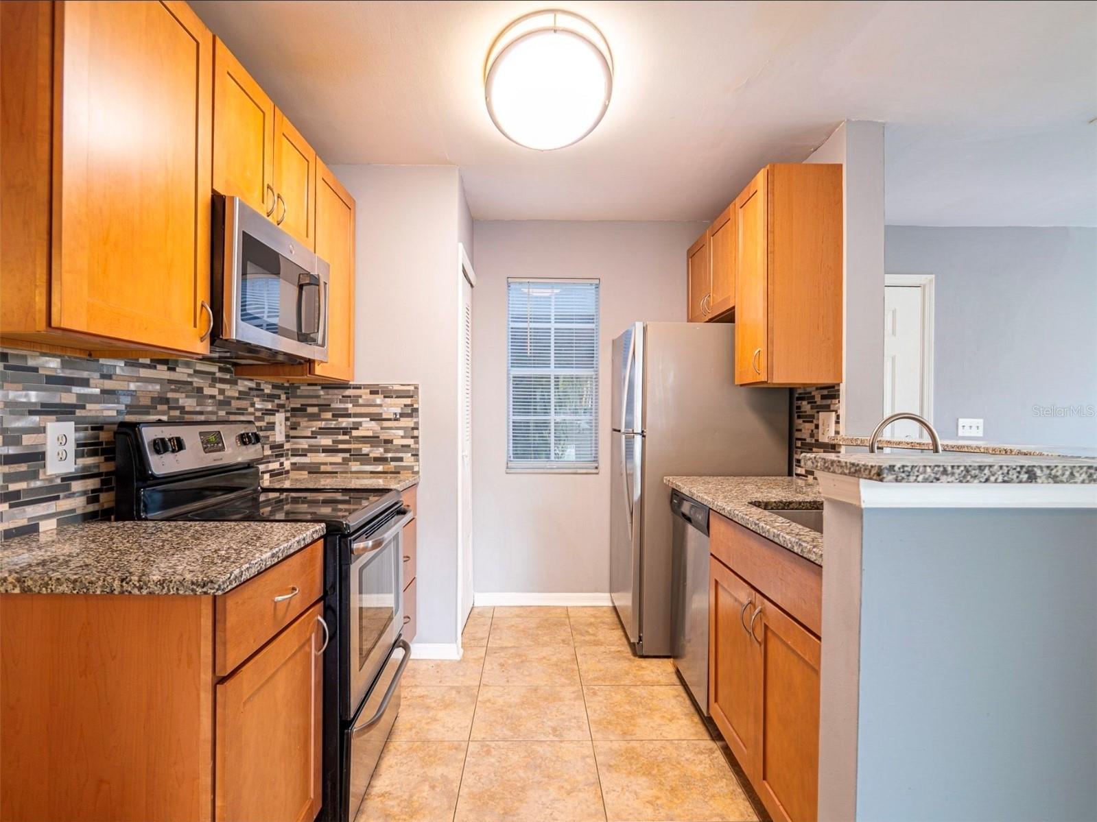 Image 9 of 24 For 962 Newcastle Circle 100