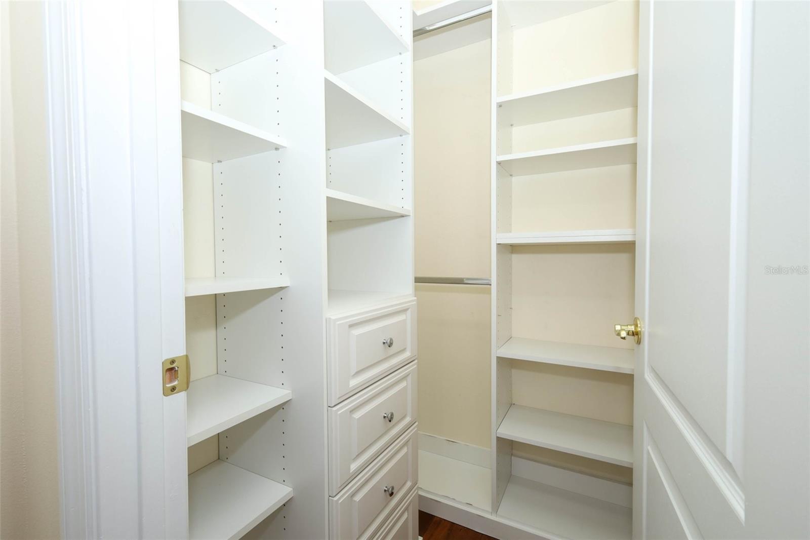 Image 15 of 52 For 539 Crimson Lane