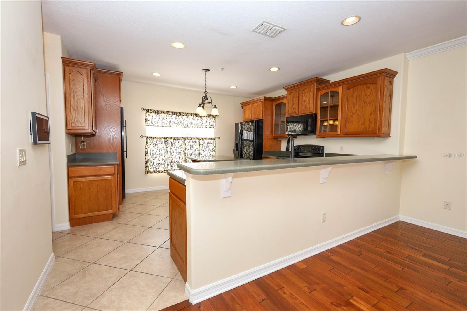 Image 23 of 52 For 539 Crimson Lane