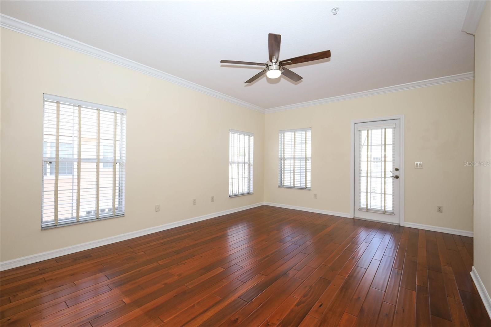 Image 37 of 52 For 539 Crimson Lane