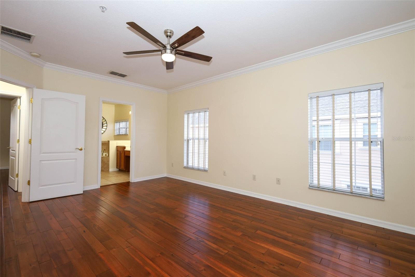 Image 42 of 52 For 539 Crimson Lane