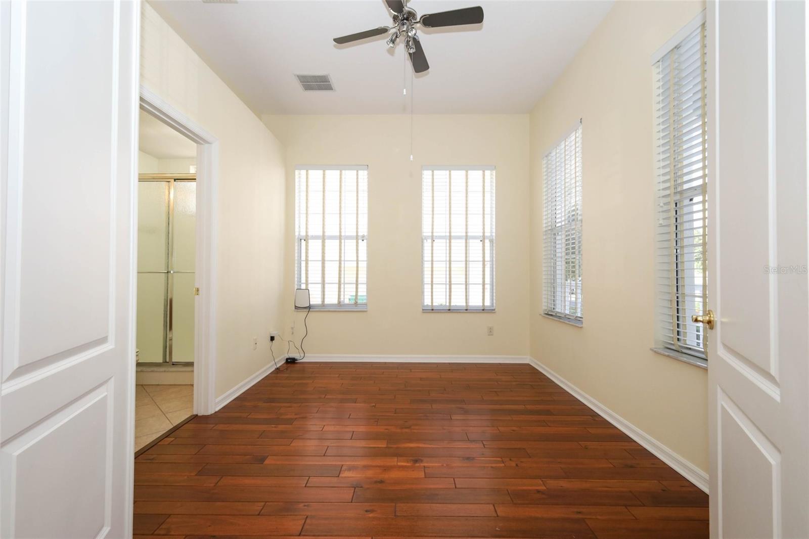 Image 7 of 52 For 539 Crimson Lane