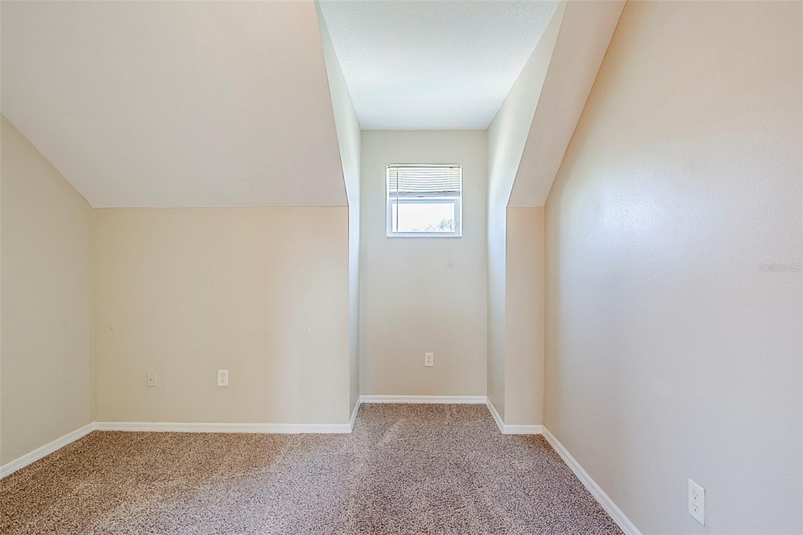 Image 22 of 50 For 6622 Summer Cove Drive