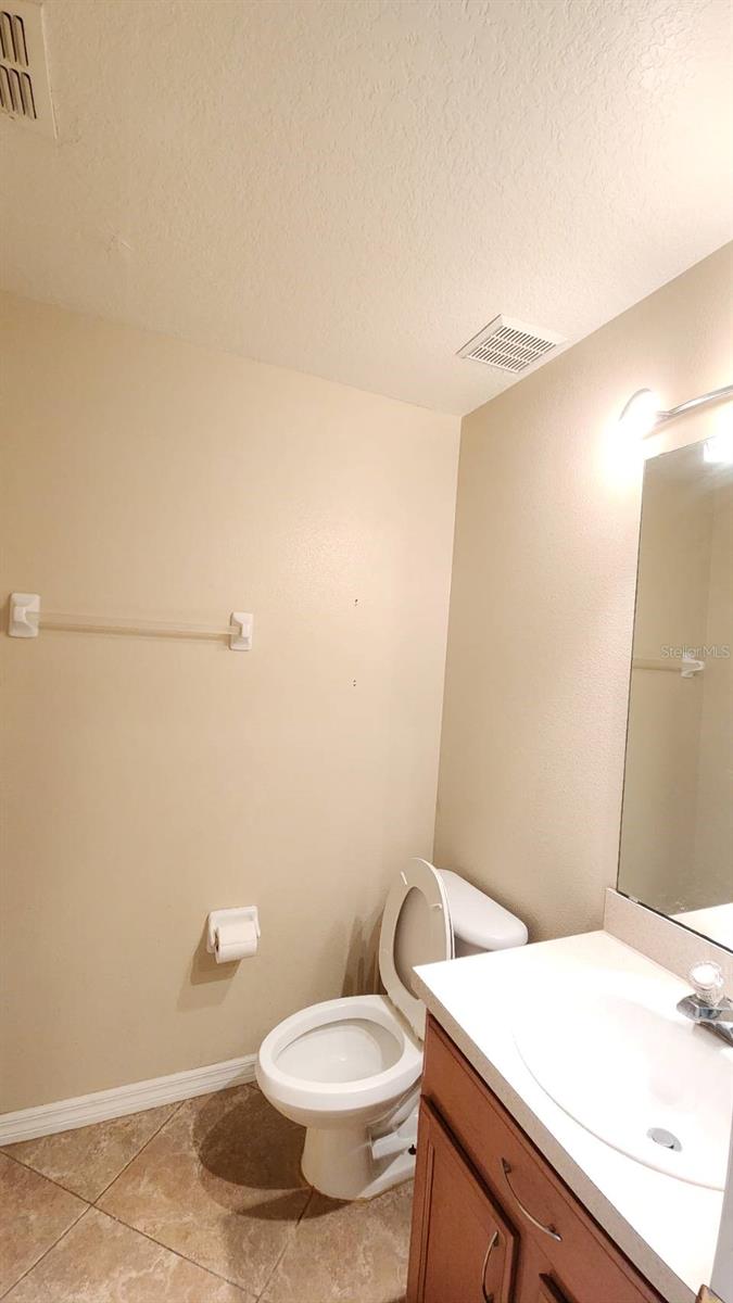 Image 14 of 53 For 302 Clydesdale Circle