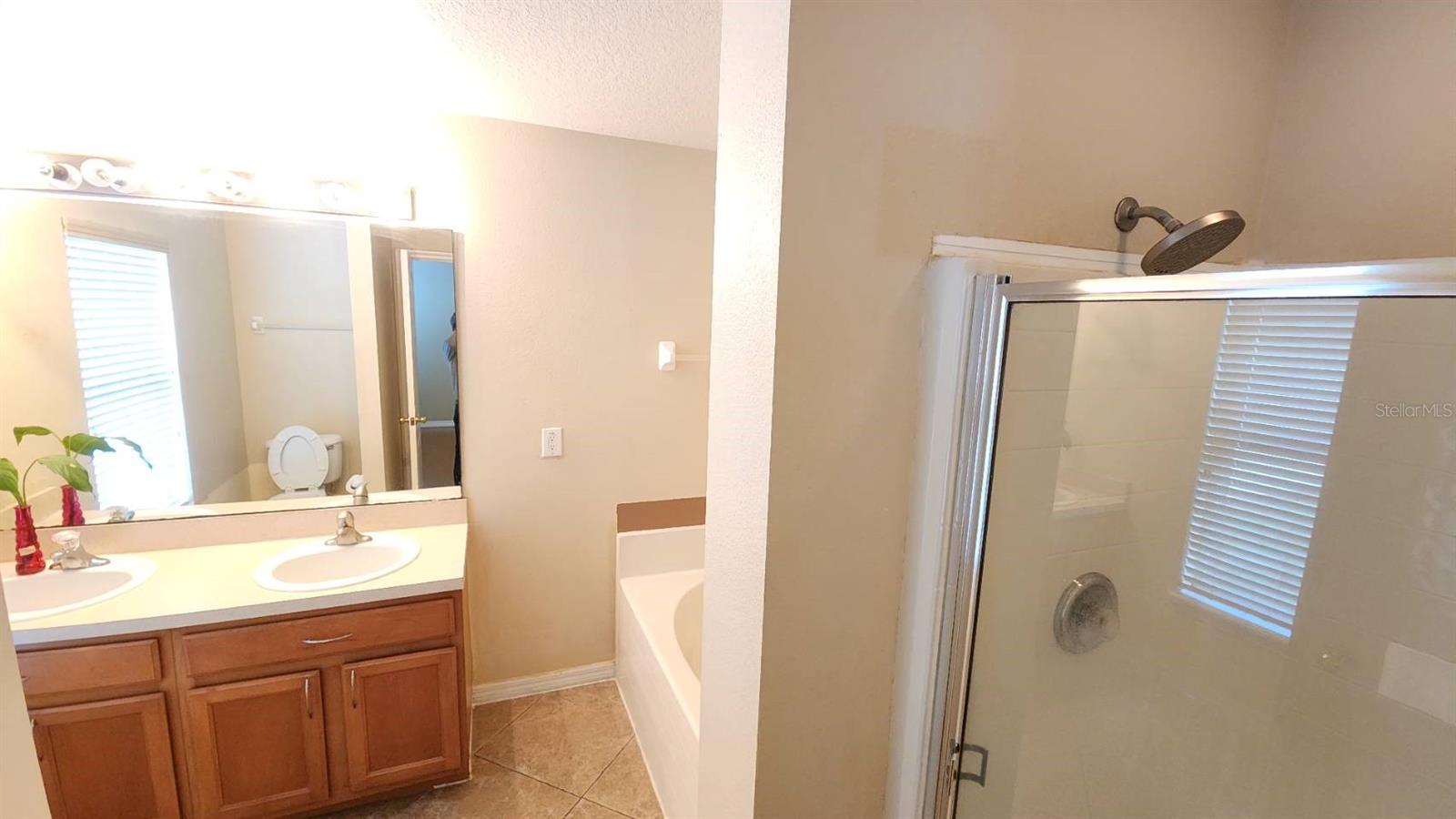 Image 16 of 53 For 302 Clydesdale Circle