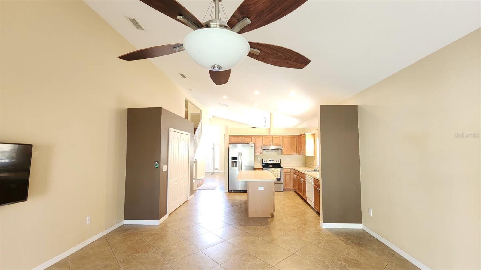 Image 2 of 53 For 302 Clydesdale Circle