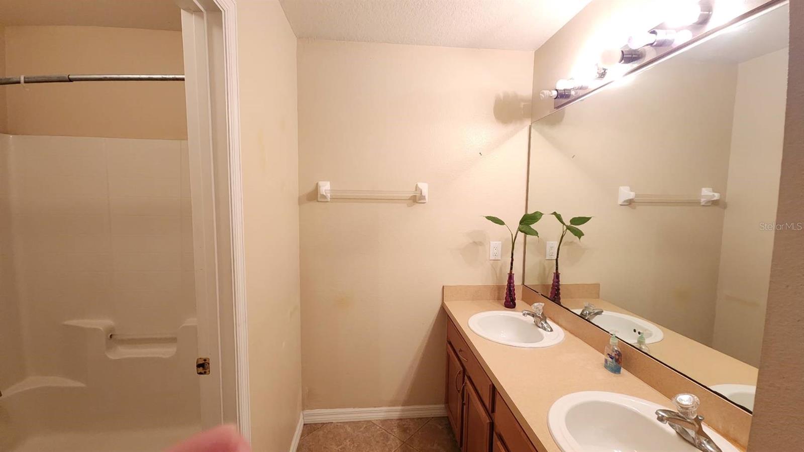 Image 22 of 53 For 302 Clydesdale Circle