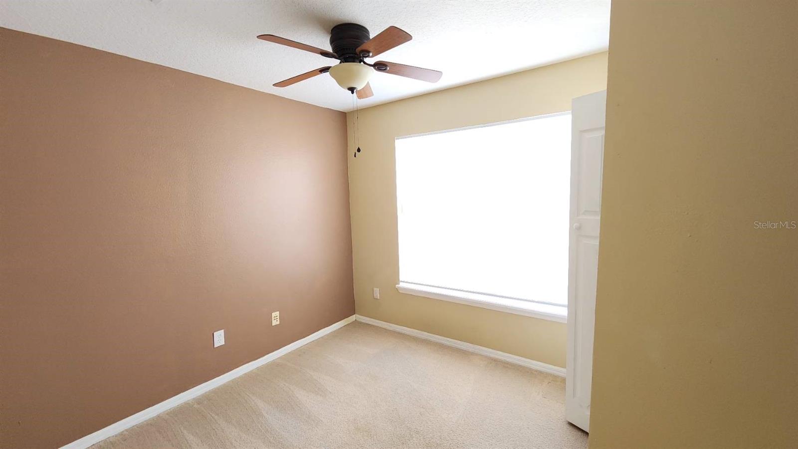 Image 24 of 53 For 302 Clydesdale Circle