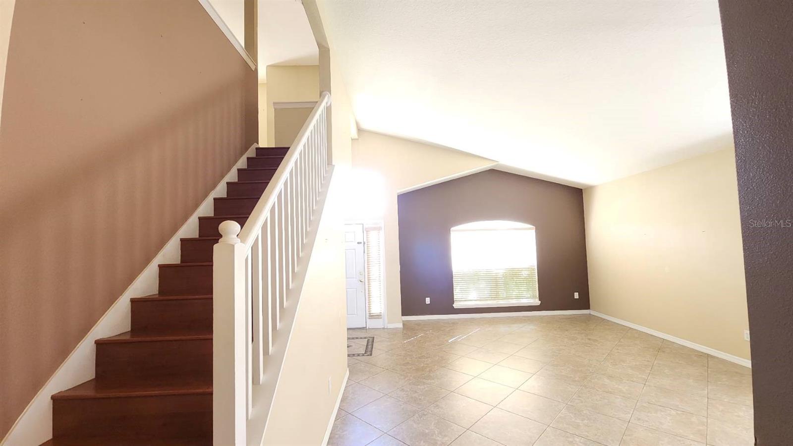 Image 27 of 53 For 302 Clydesdale Circle