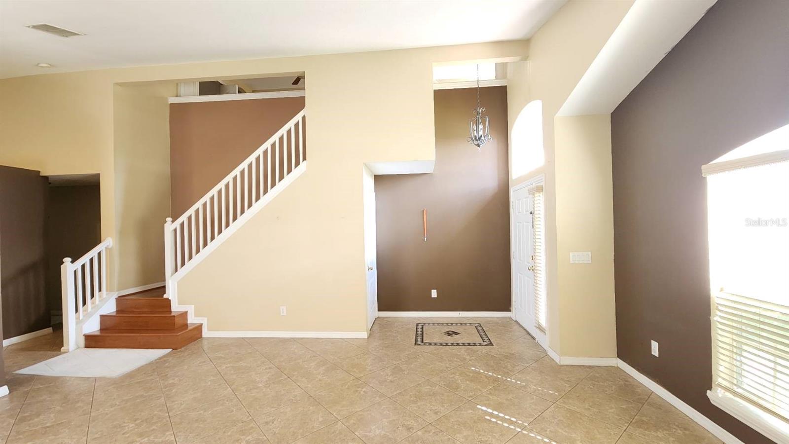 Image 5 of 53 For 302 Clydesdale Circle