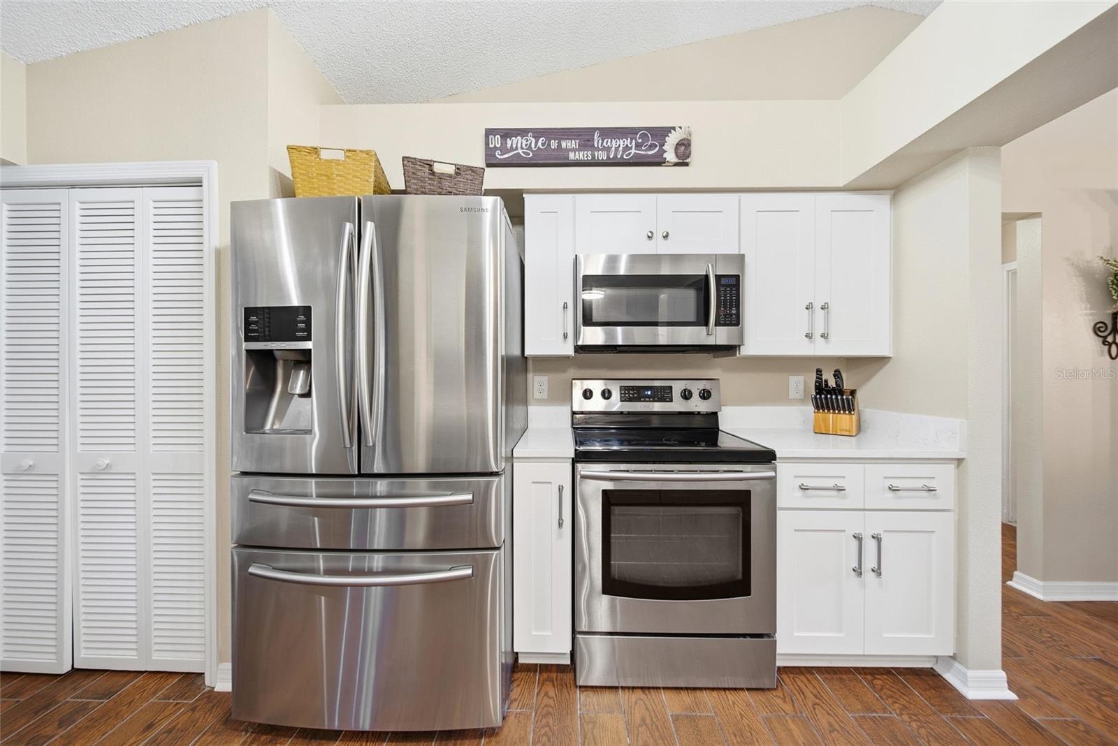 Listing photo id 14 for 131 Ryan Court