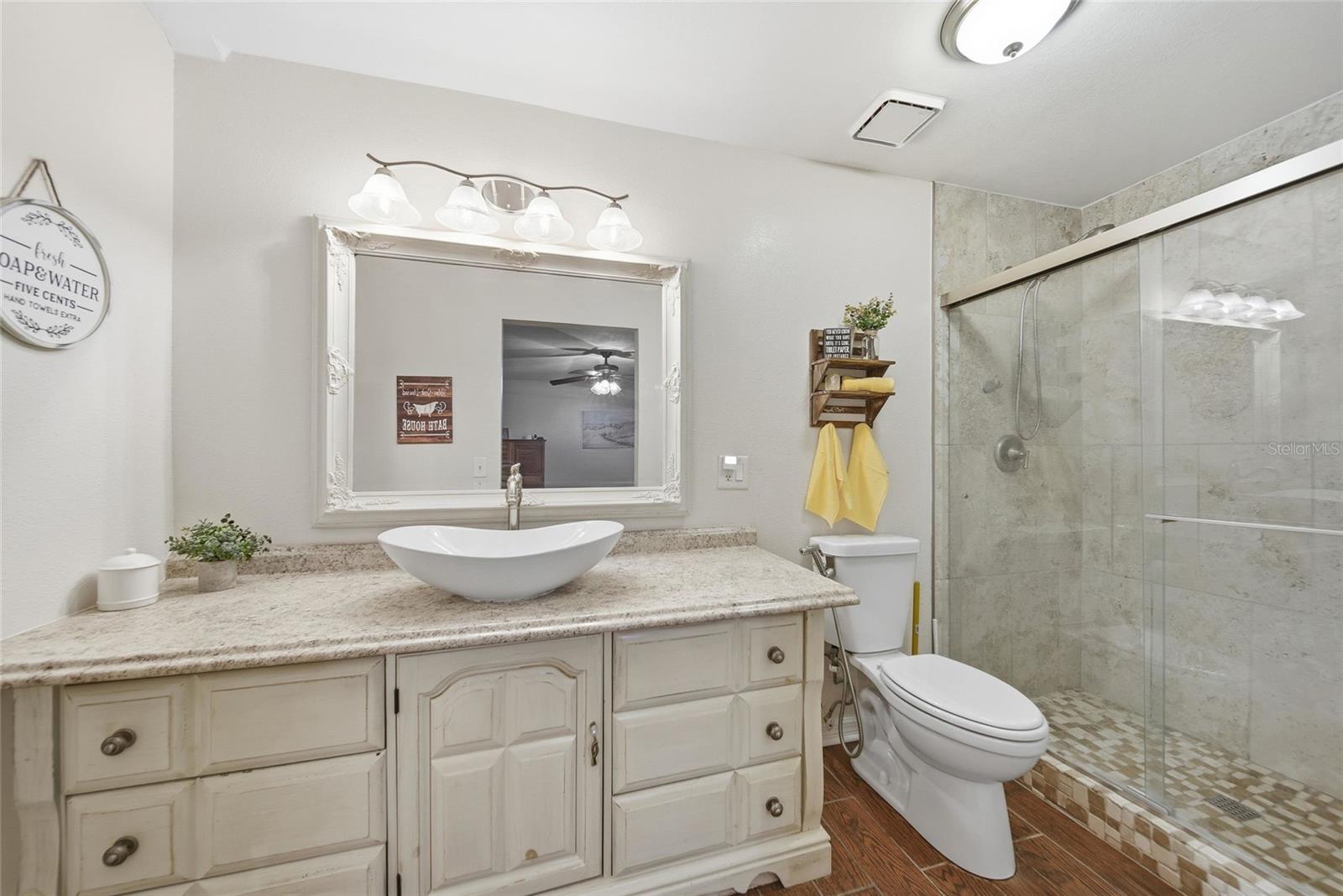 Listing photo id 20 for 131 Ryan Court