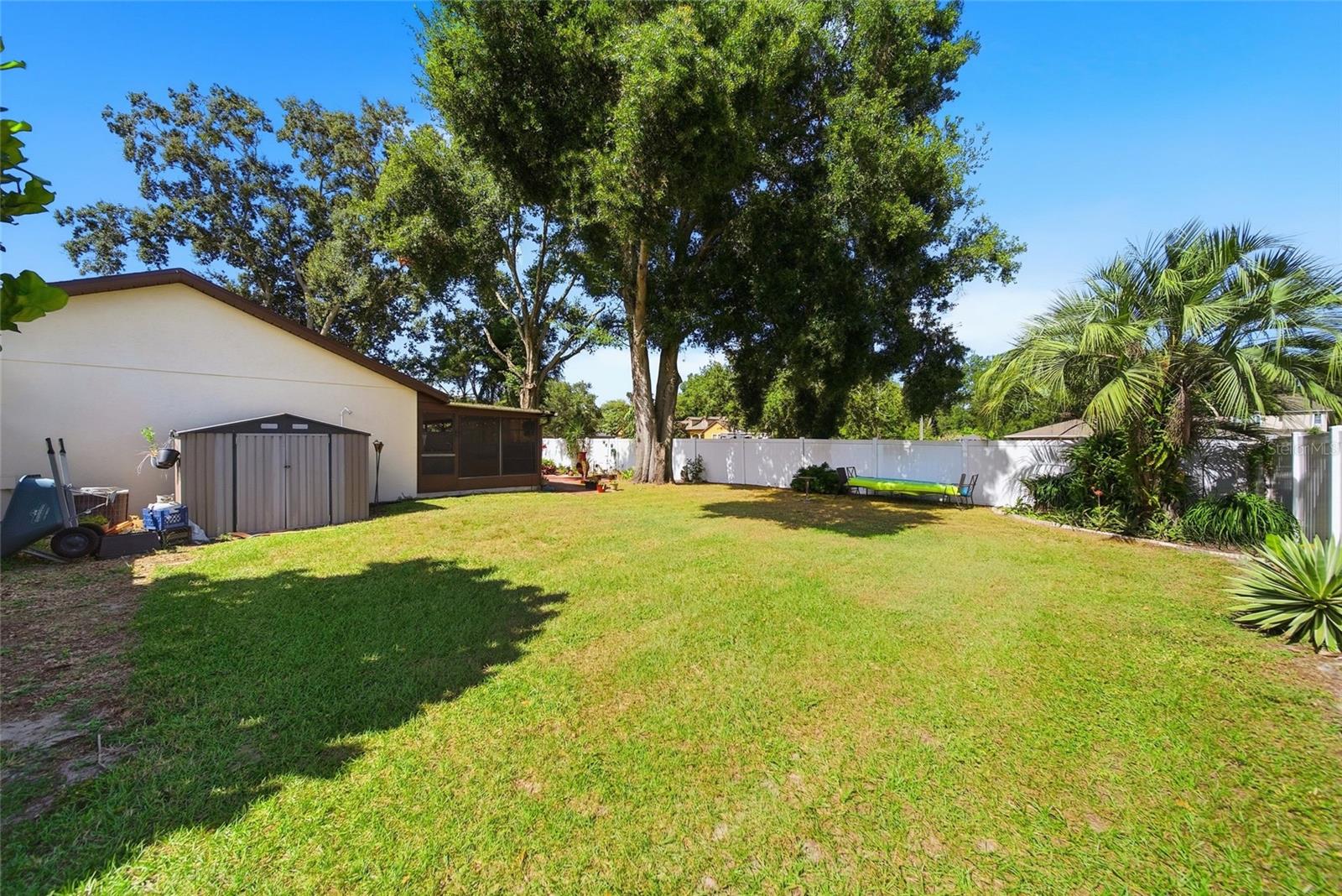 Listing photo id 26 for 131 Ryan Court