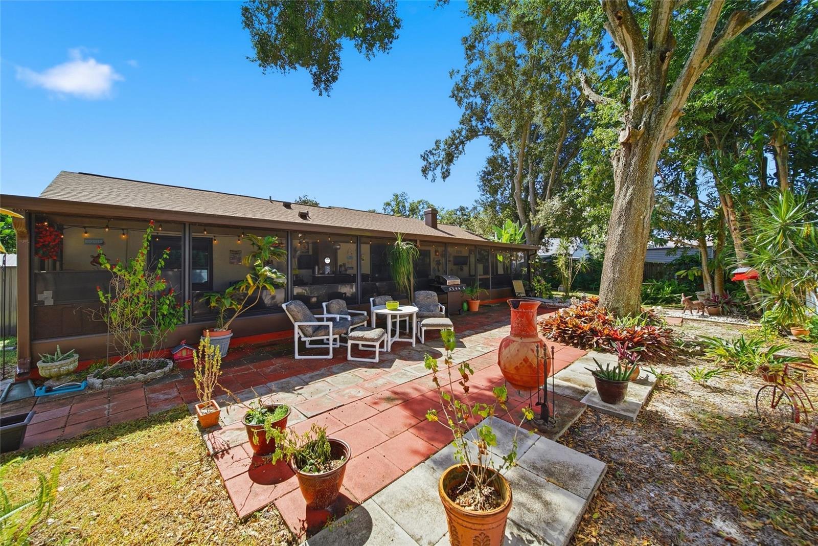 Listing photo id 27 for 131 Ryan Court