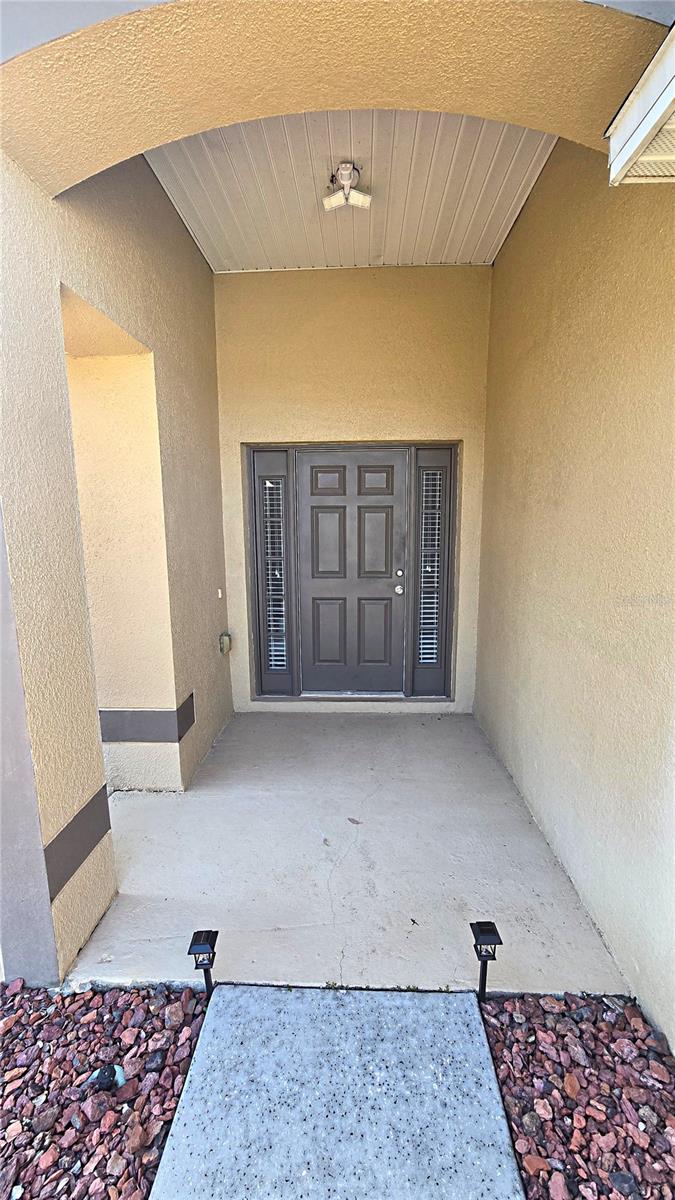 Image 11 of 73 For 2027 Elmhurst Lane