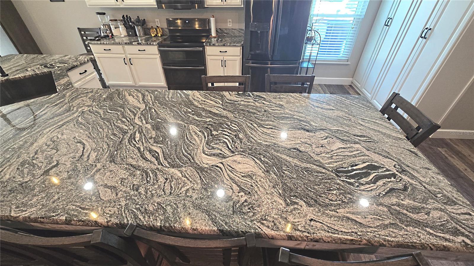 Image 24 of 73 For 2027 Elmhurst Lane