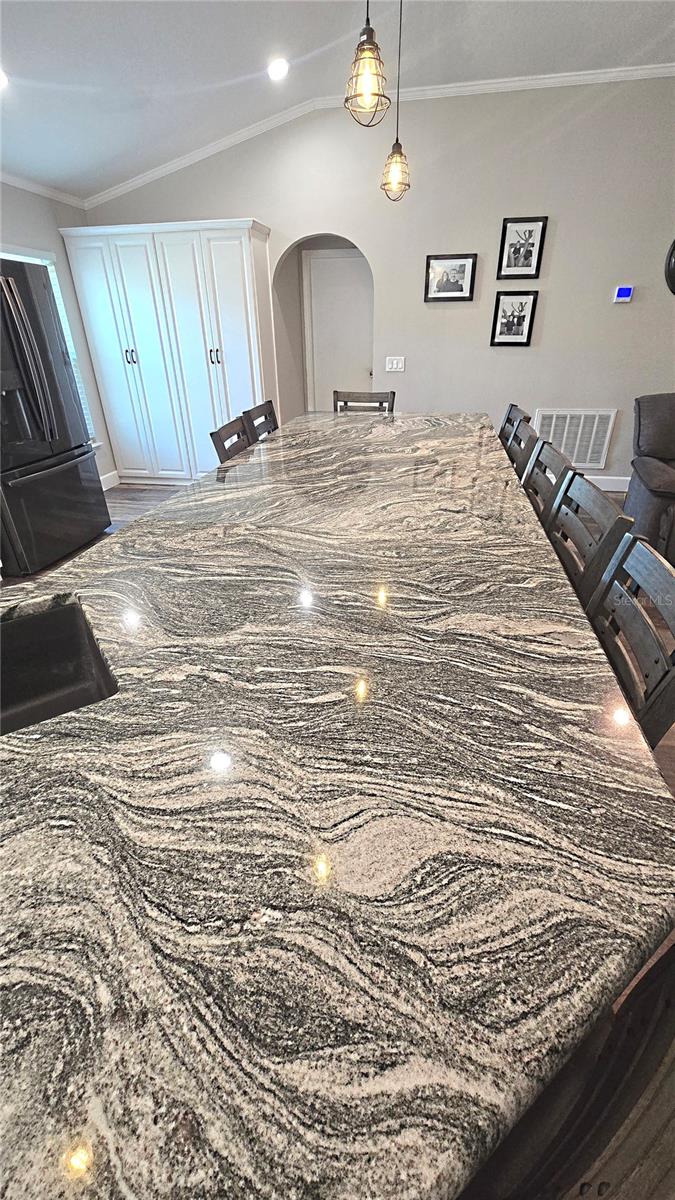 Image 26 of 73 For 2027 Elmhurst Lane