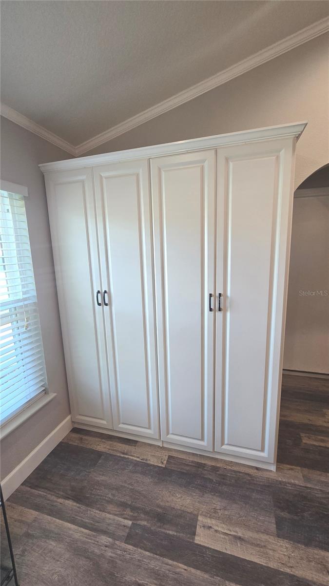 Image 29 of 73 For 2027 Elmhurst Lane