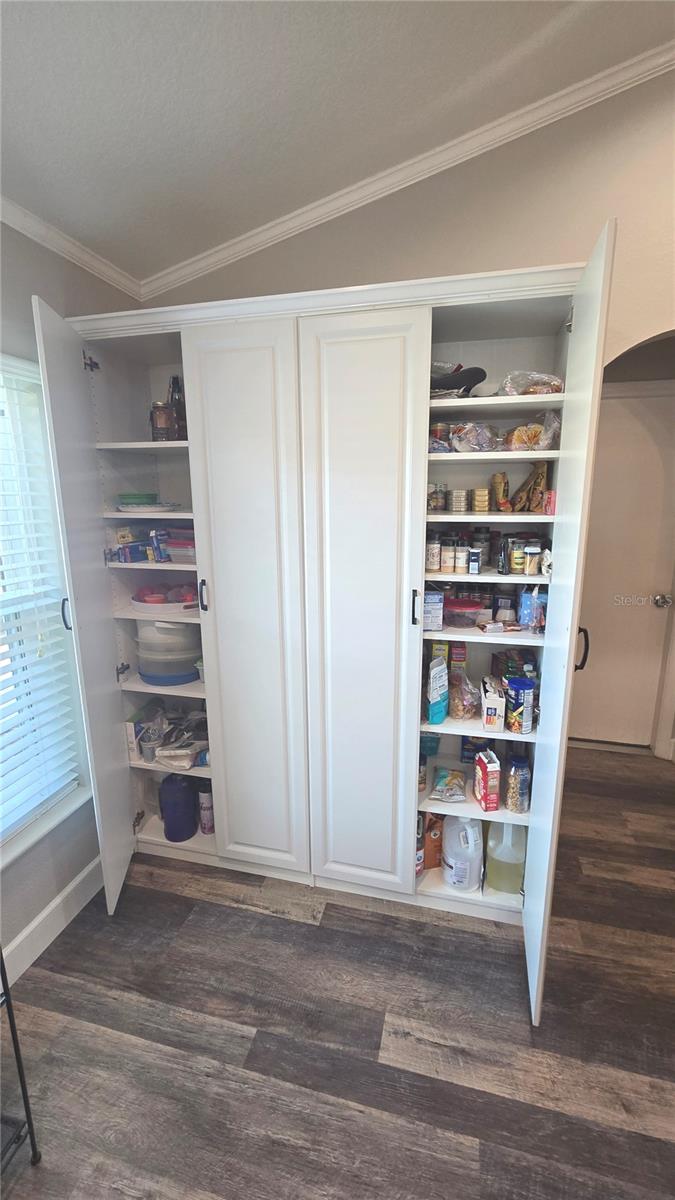 Image 30 of 73 For 2027 Elmhurst Lane