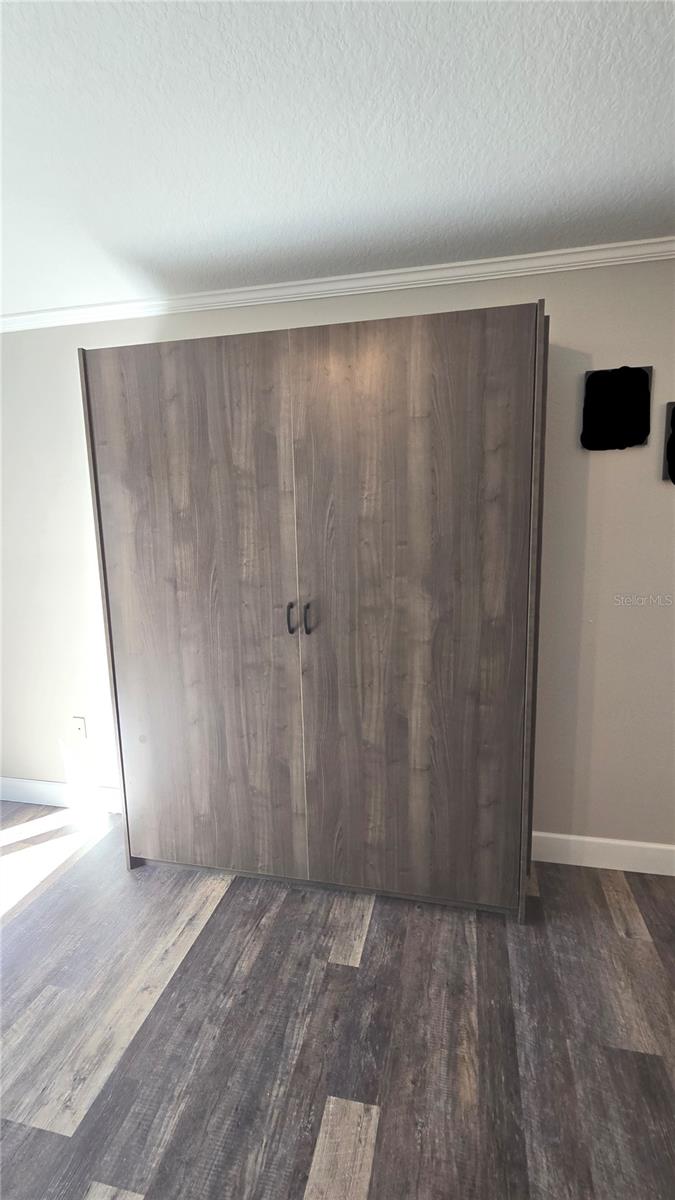 Image 33 of 73 For 2027 Elmhurst Lane