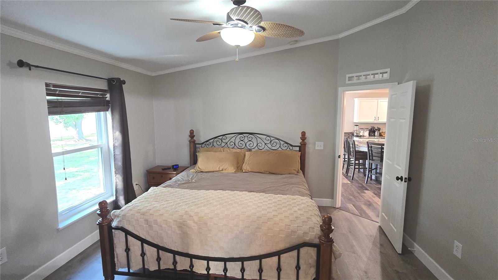 Image 37 of 73 For 2027 Elmhurst Lane