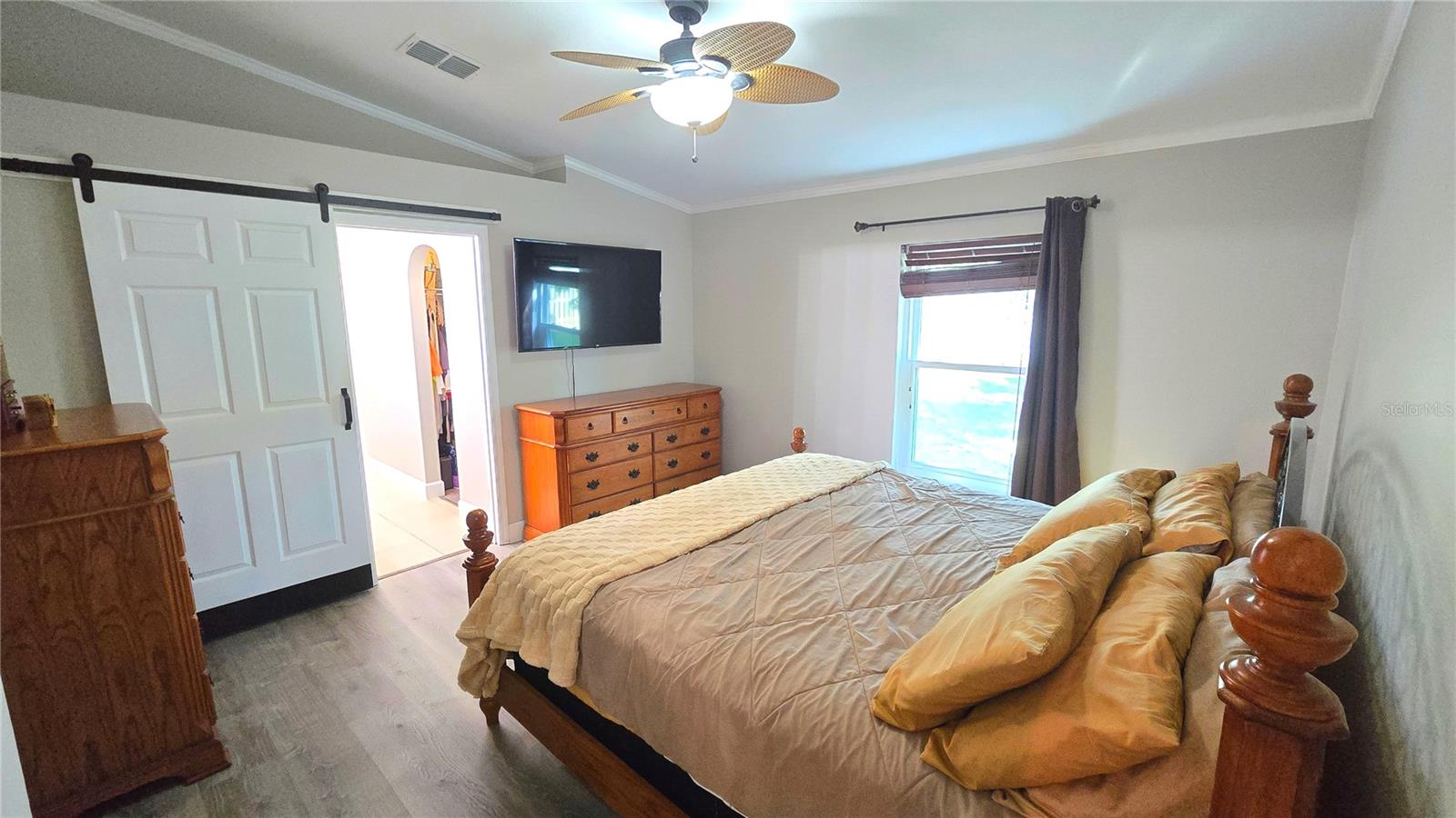 Image 38 of 73 For 2027 Elmhurst Lane