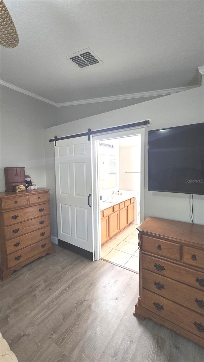 Image 39 of 73 For 2027 Elmhurst Lane